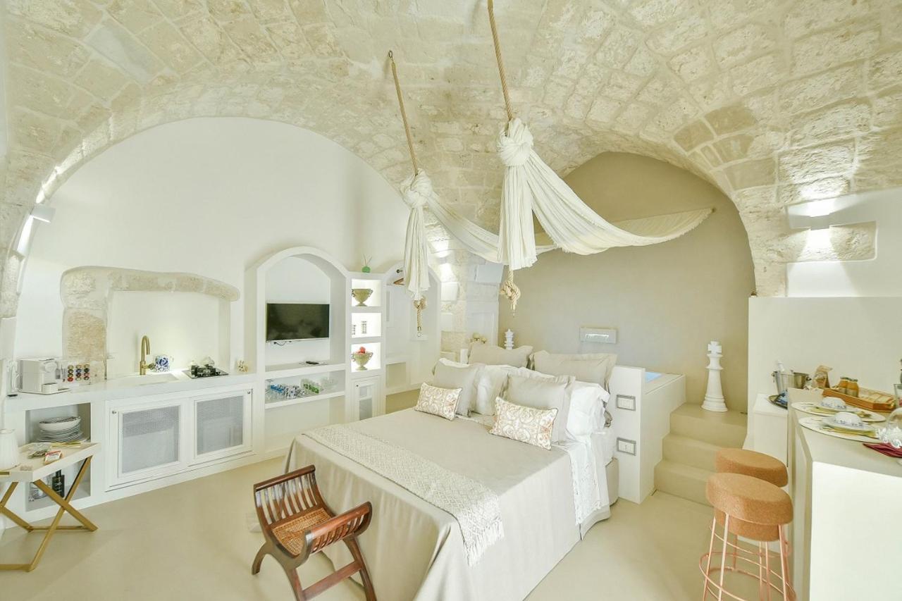 Eurydice Suite With Infinity Jacuzzi Ostuni Luaran gambar